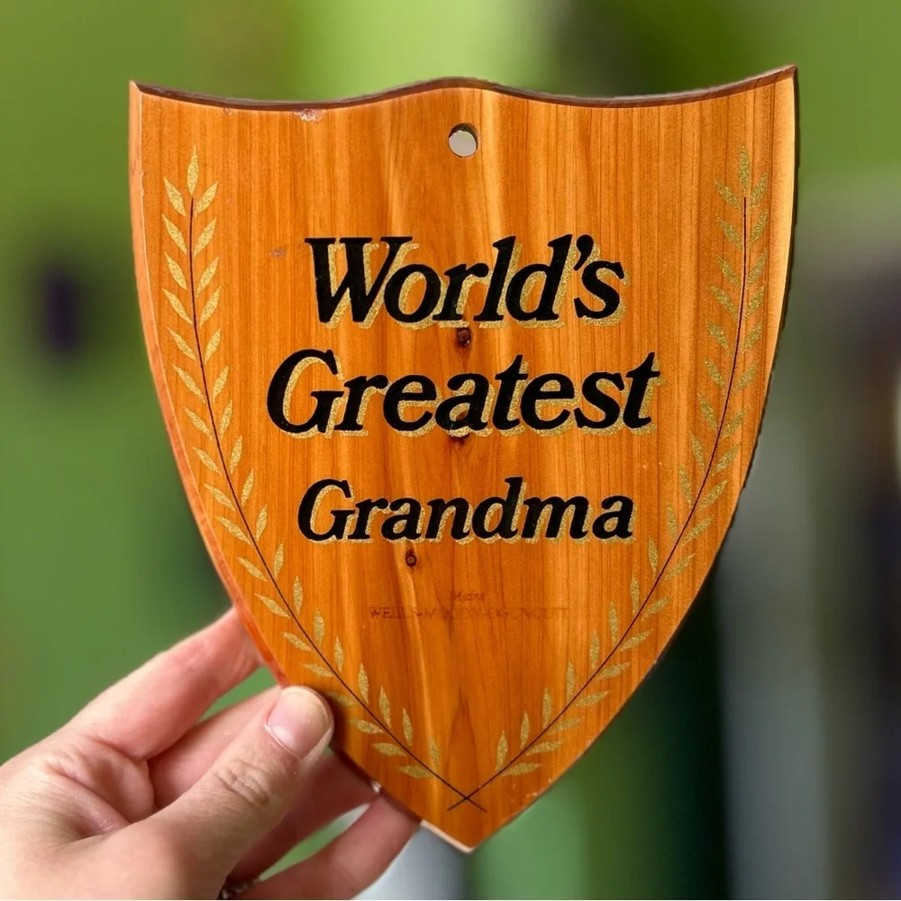 Dainty Glazed Wood Greatest Grandma Rustic Retro Cottagecore Wall Decor Accent